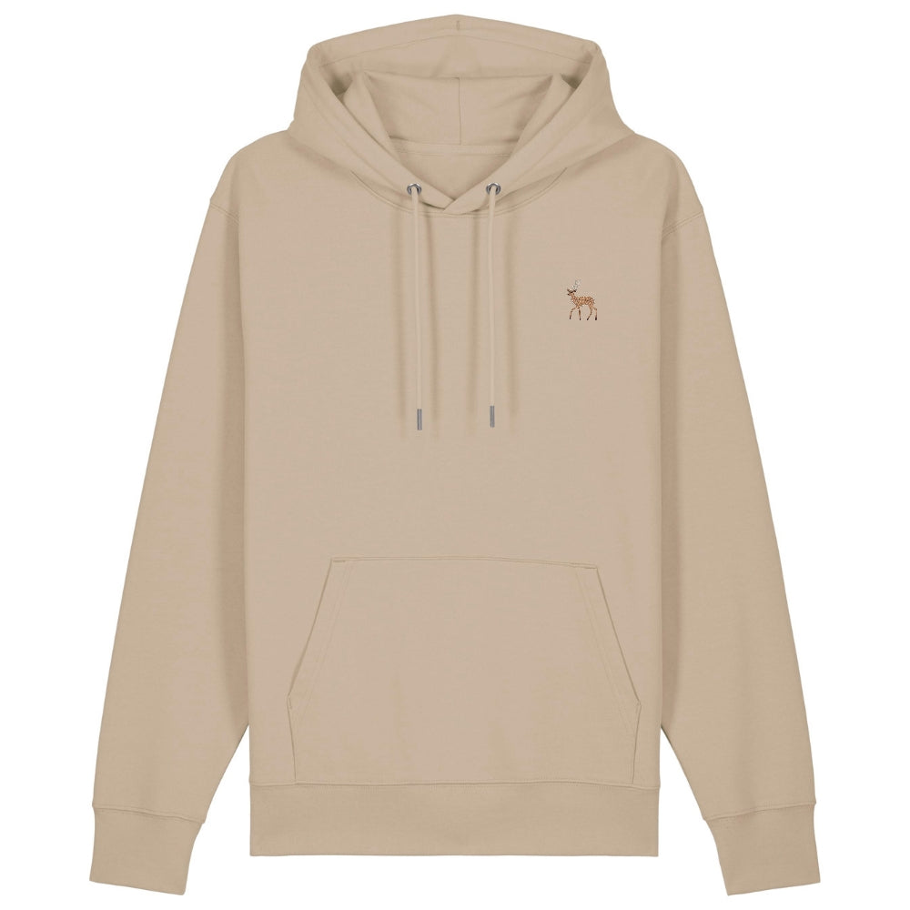 Hirsch Hoodie aus Bio-Baumwolle in Desert Dust – Vorderansicht mit gesticktem Hirsch-Motiv