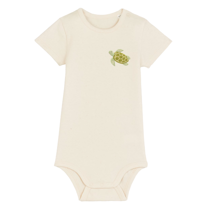 Heytoki Baby-Body aus Bio-Baumwolle in Natural Raw (Naturweiß) mit gesticktem Schildkrötenmotiv
