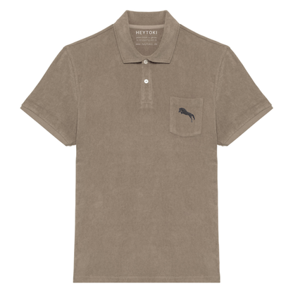 Heytoki Herren-Frottee-Poloshirt in Cream Coffee mit gesticktem Pferdemotiv