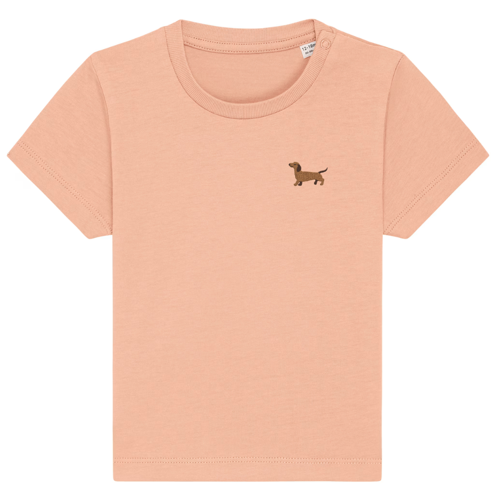 Heytoki Baby-T-Shirt aus Bio-Baumwolle in Fraiche Peche (Pfirsich) mit gesticktem Dackelmotiv