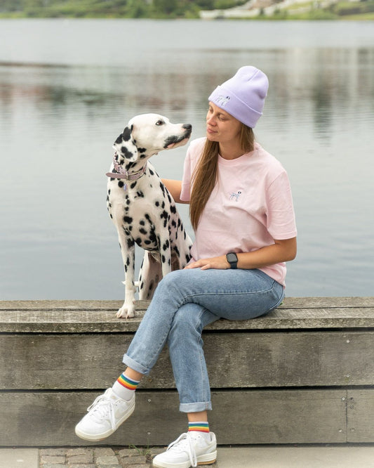 Dalmatiner Beanie in Lavendel mit  Dalmatiner mit schwarzen Punkten 