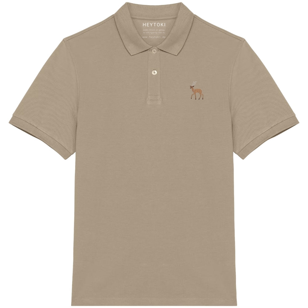 Herren Poloshirt aus Bio Baumwolle in Sand mit gesticktem Hirsch, Vorderansicht