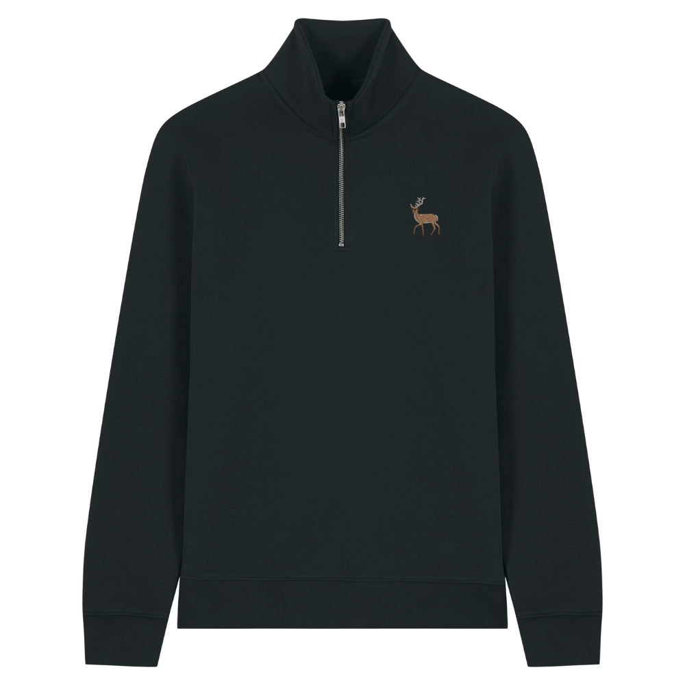 Hirsch Quarter Zip Hoodie aus Bio-Baumwolle in Black mit gesticktem Eckhard, Vorderansicht