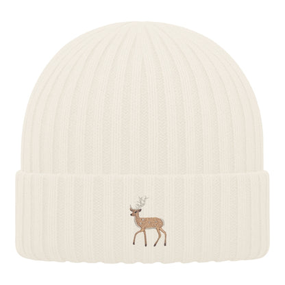 Kids Hirsch Beanie aus Bio-Baumwolle in Almond mit gesticktem Eckhard, Vorderansicht