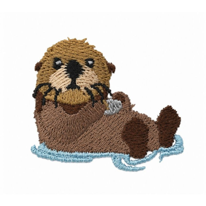 Gesticktes Ottermotiv auf nachhaltiger Kleidung